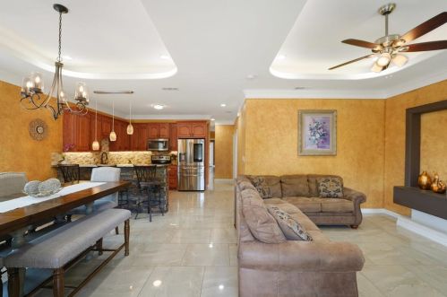 600 Fogg St, Fort Worth TX  76110-6334 exterior