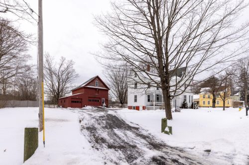 27 Bridge St, Berwick, ME 03901-2213
