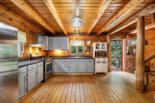 307 Cheever Rd, Wentworth, NH 03282-3705