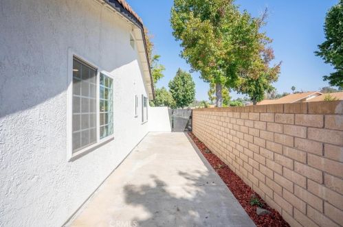 6190 Baja Dr, Anaheim CA  92807-4037 exterior