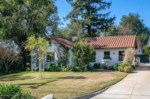 2187 Holliston Ave, Altadena, CA 91001-3255