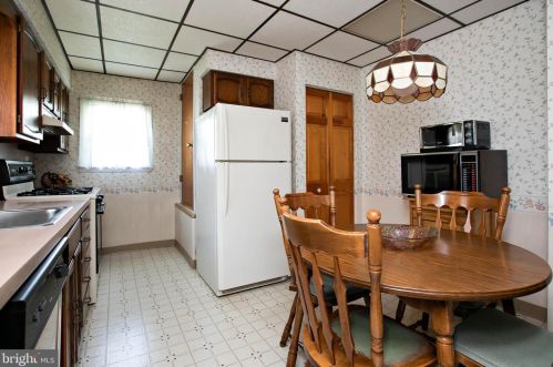 219 Lafayette Rd, Camden NJ  08106-1131 exterior