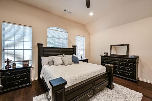 10512 Stonehill Dr, Fort Worth TX  76126-4547 exterior