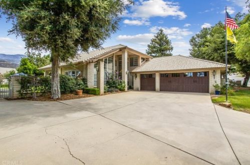 37546 Canyon Hills Dr, Yucaipa, CA 92399-9510