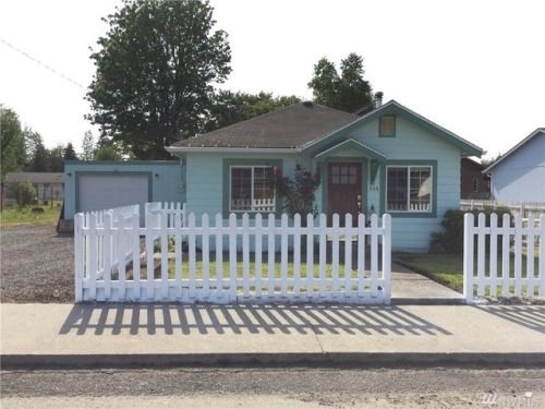 535 11th St, Whites, WA 98541-9049