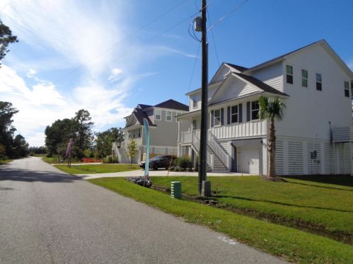 3889 James Bay Rd, Johns Island, SC 29455-7809