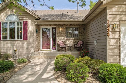 1338 Dunsmore Dr, Minnetrista, MN 55387