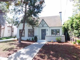 16 Oak St, Salinas, CA 93901-3213