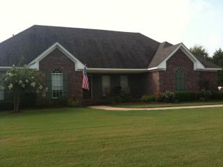 34 Glen Brook Dr, Grenada, MS 38901-8524