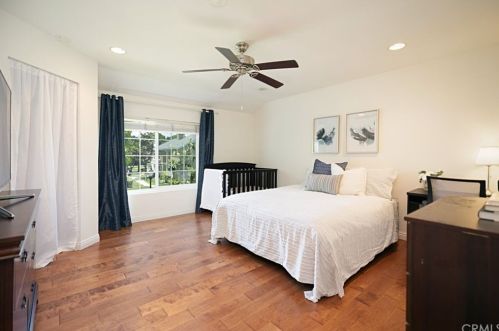 17 Woodfern, Irvine CA  92614-5457 exterior