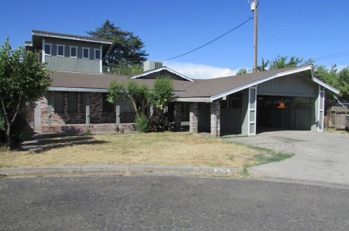 1423 20th St, Merced, CA 95340-4208