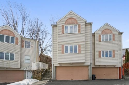 3 Hill Ct, Norwalk CT  06850-3029 exterior