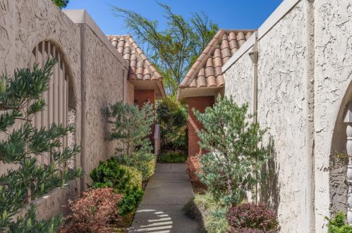 261 Casitas Bulevar, Los Gatos, CA 95032-1162