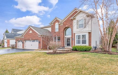 4 Benton Ct, Barrington Hills, IL 60102