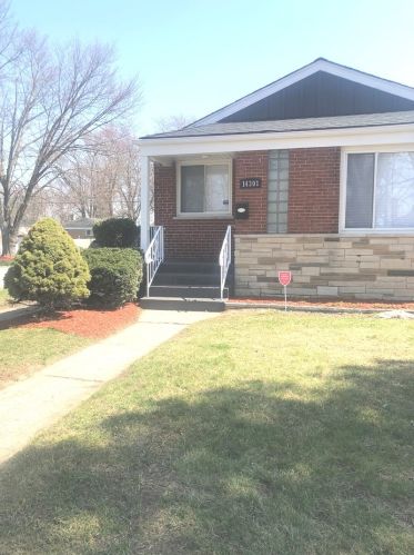 14301 University Ave, Dolton, IL 60419-1313