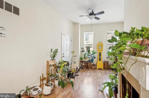 1419 4 St, Philadelphia PA 19147-0059 exterior