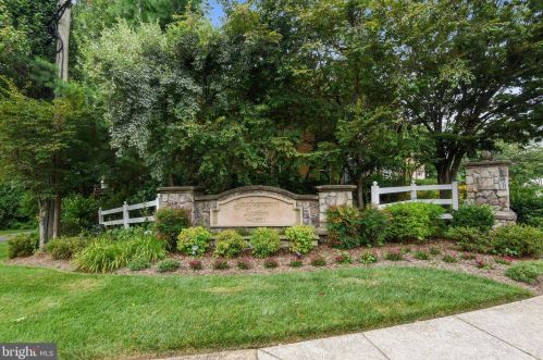 7112 Ayers Meadow Ln, Springfield VA  22150-4915 exterior