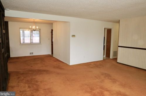 20 Apollo Dr, Trenton NJ  08620-1004 exterior