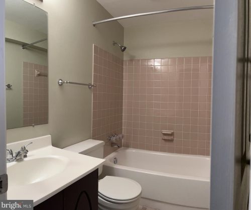 9635 Hillock Ct, Springfield VA  22015-3116 exterior