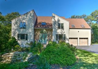 17 Lenore Rd, Califon, NJ 07830-3400