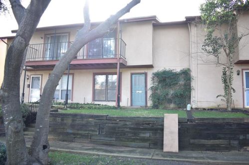 5720 Marina Dr, Garland, TX 75043-4221