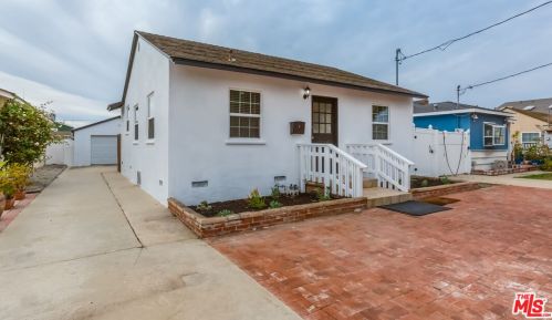1620 221st St, Torrance, CA 90501-4107