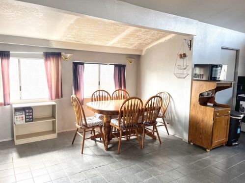 9931 Cris Ave, Anaheim CA  92804-5915 exterior