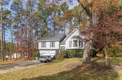 1150 Springs Dr, Holly Springs, GA 30115-7944