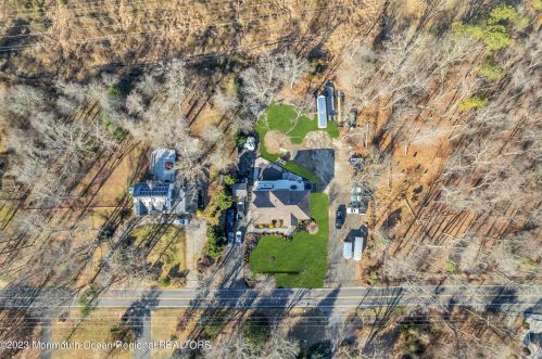 284 Friendship Rd, Wall Township NJ  07731-1970 exterior