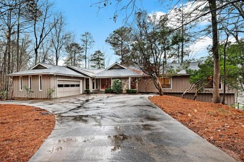 9615 Huntcliff Trce, Atlanta, GA 30350-2615