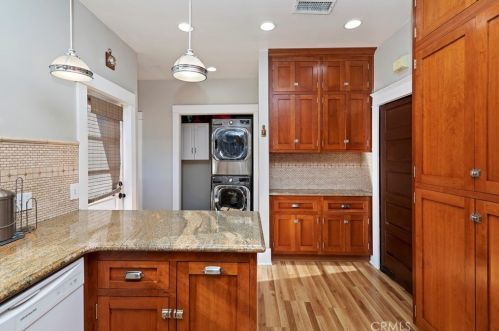 3892 Linwood Pl, Riverside CA  92506-1889 exterior