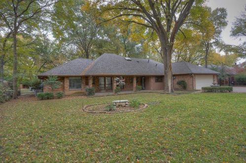 4920 Riv Bnd Dr, Fort Worth TX  76109 exterior