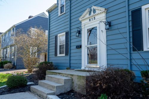 615 Tanglewood Dr, Springfield, OH 45504-1233