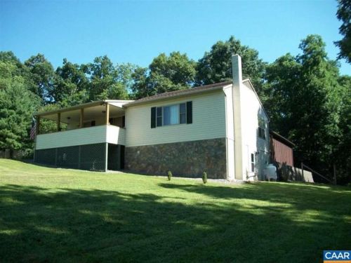 42 Dun Glory Dr, Uno, VA 22738-3996