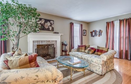 15 Cardinal Dr, Hackettstown NJ  07840-3005 exterior