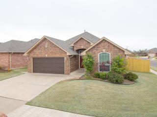 3612 Gullane Dr, Norman, OK 73072-1960