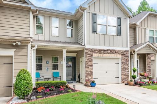140 Oakview Psge, Holly Springs, GA 30114-1800