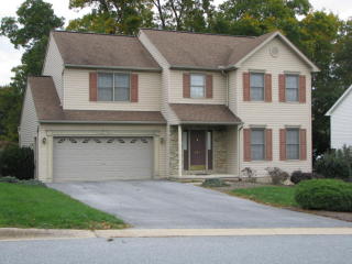 241 Weymouth Dr, Lebanon PA  17042-4159 exterior