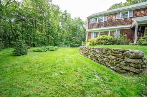 6 Shady Dell Ln, Somers CT  06071-2136 exterior