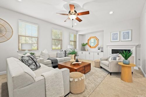 108 Spanish Lace, Irvine CA  92620-3424 exterior