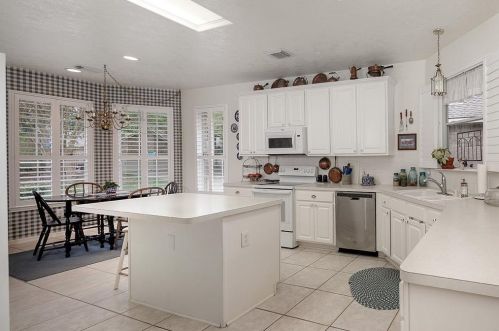 14 Lilac Ridge Pl, Conroe, TX 77384-4649