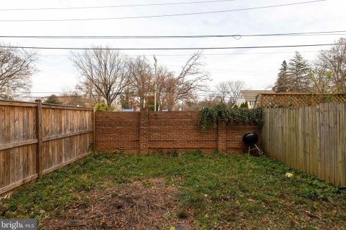 7 Grace Church Ct, Silver Spring MD  20910-2161 exterior