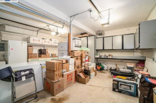 1301 Juana Ave, San Leandro CA  94577-5044 exterior