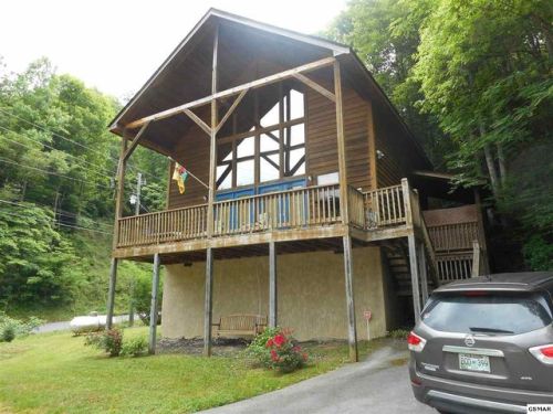 3203 Parish Way, Pigeon Forge, TN 37876-9099