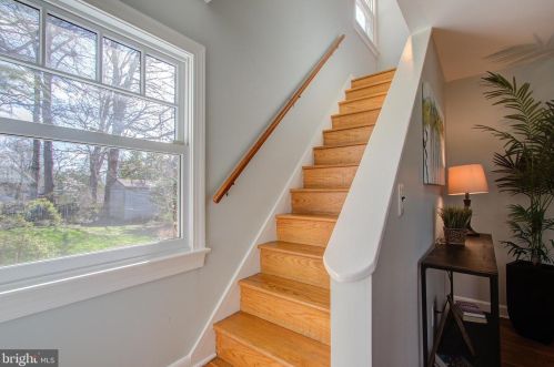 24 Pine Ave, Silver Spring MD 20912-4677 exterior