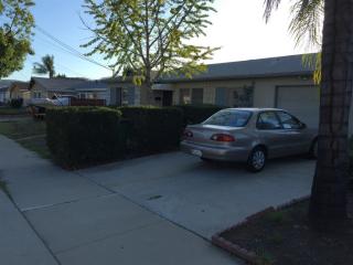 9400 Heaney Cir, Santee, CA 92071-2406
