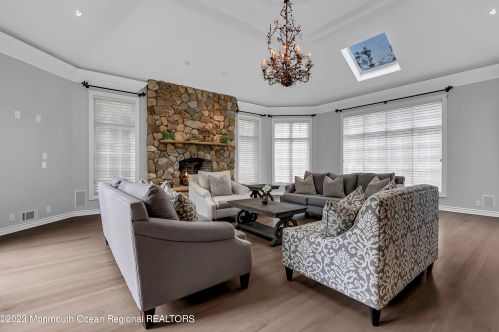 23 Oxford Dr, Tinton Falls NJ 07712-3265 exterior