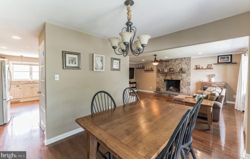 74 Wolf Dr, Trenton NJ 08610-1125 exterior