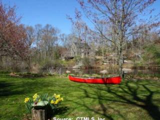 83 Jacobs Ln, Guilford, CT 06437-2518