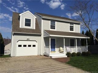 69 Capstan Ave, Mystic, CT 06355-2213